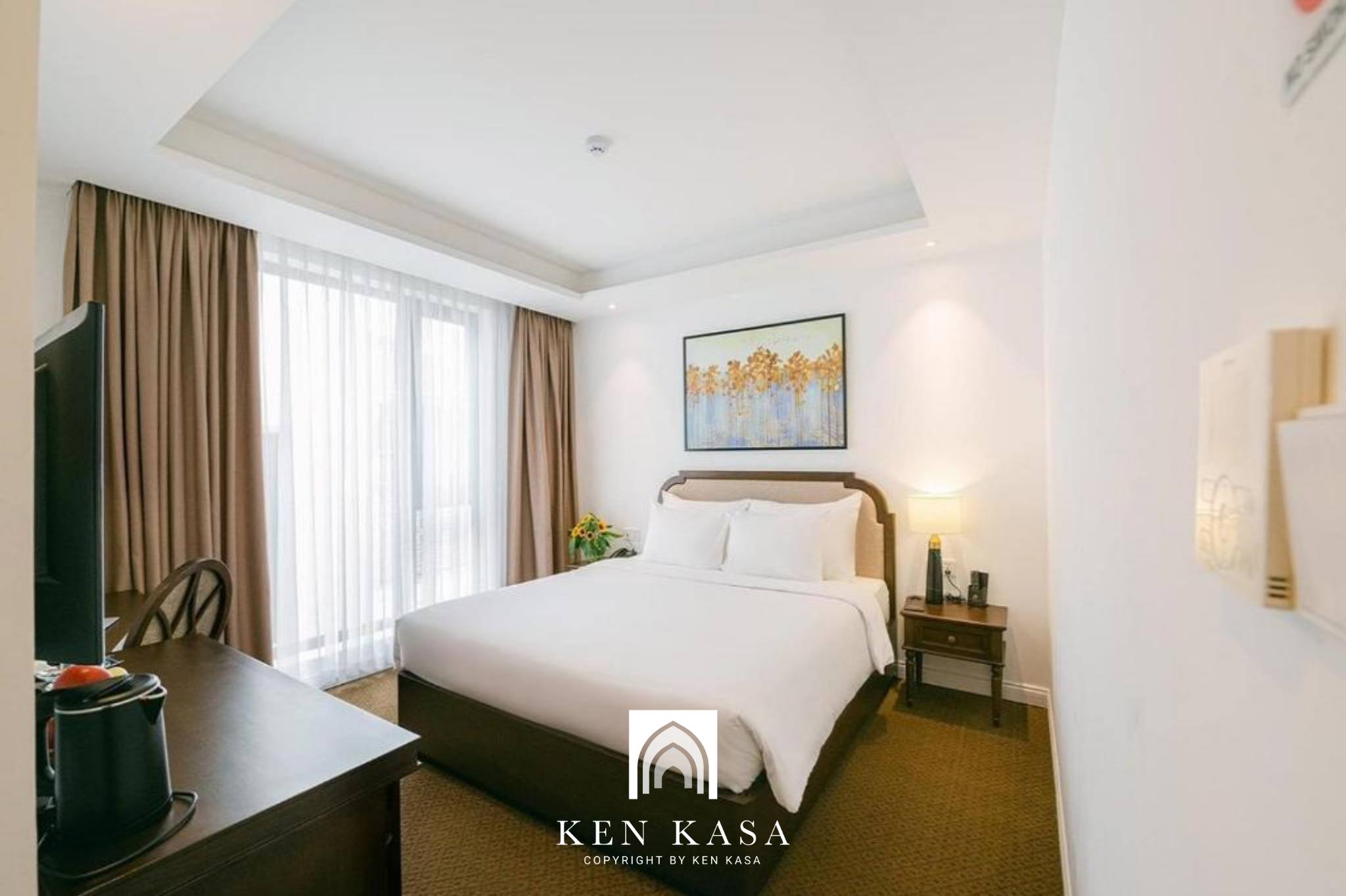 Ph&ograve;ng Deluxe ở ph&acirc;n kh&uacute;c kh&aacute;ch sạn tầm trung 